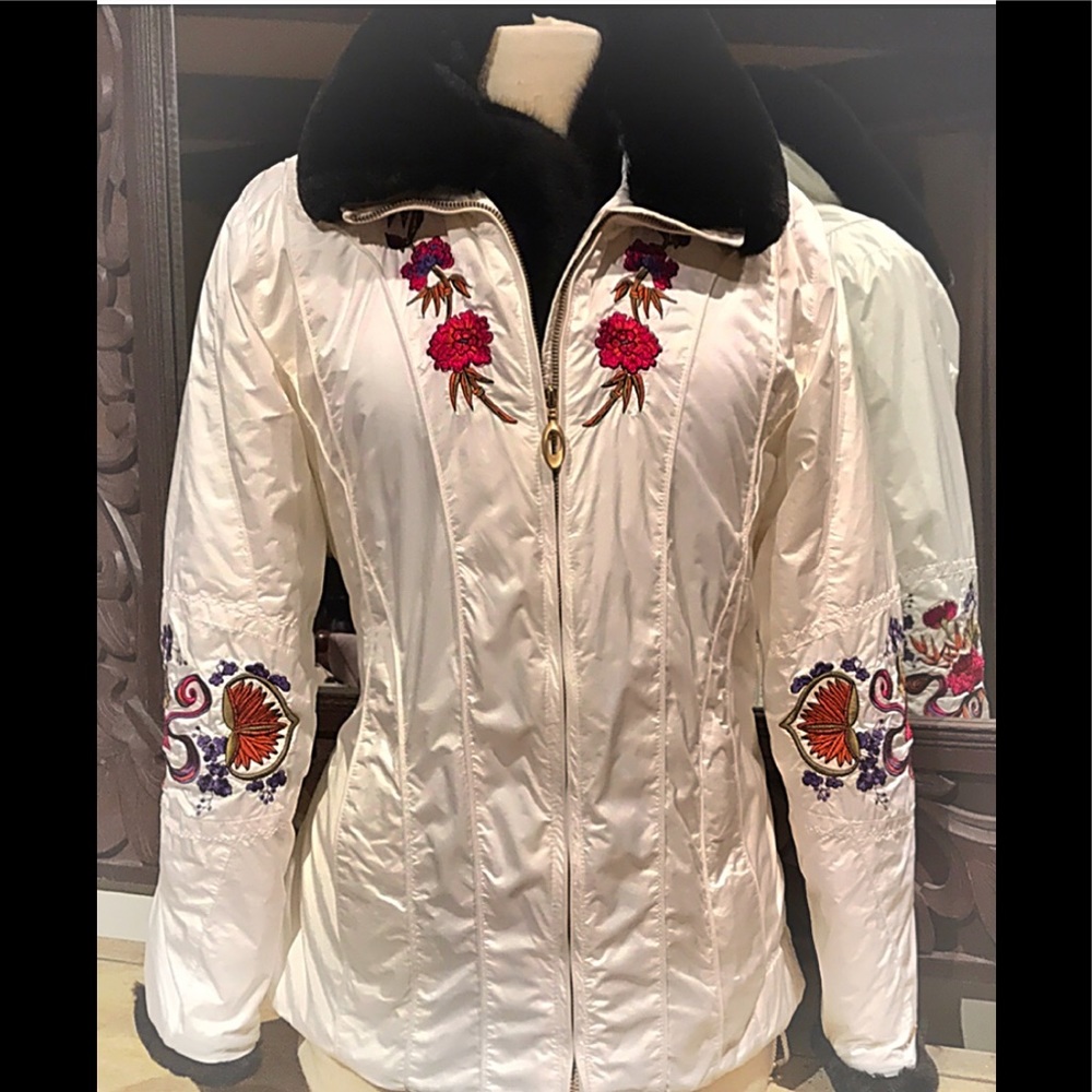 Gorgeous Embroidered Obermeyer Ski Jacket